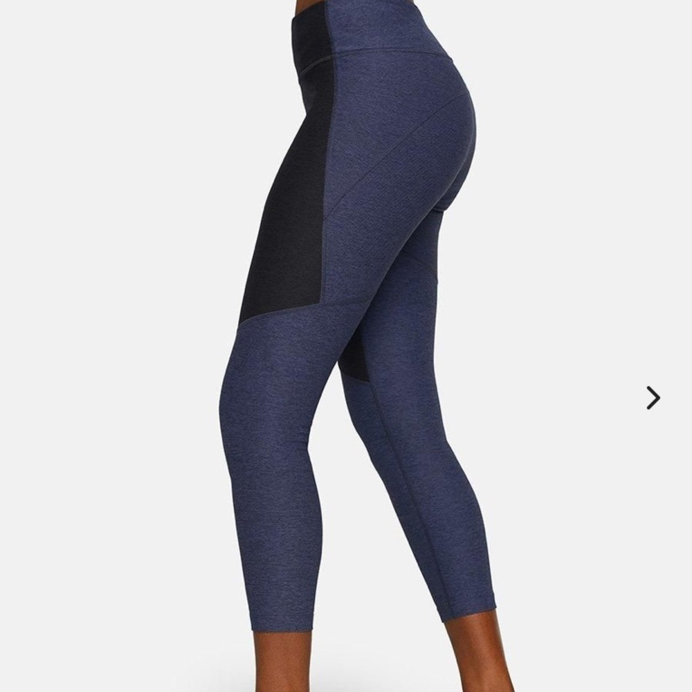 Outdoor Voices 3/4 Two Toned Leggings